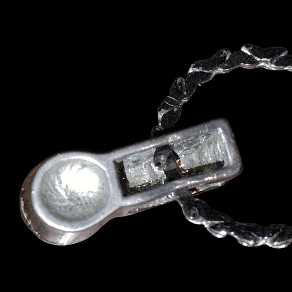 Elegant Silver Necklace with Crystal Pendant - Picture 6 of 7